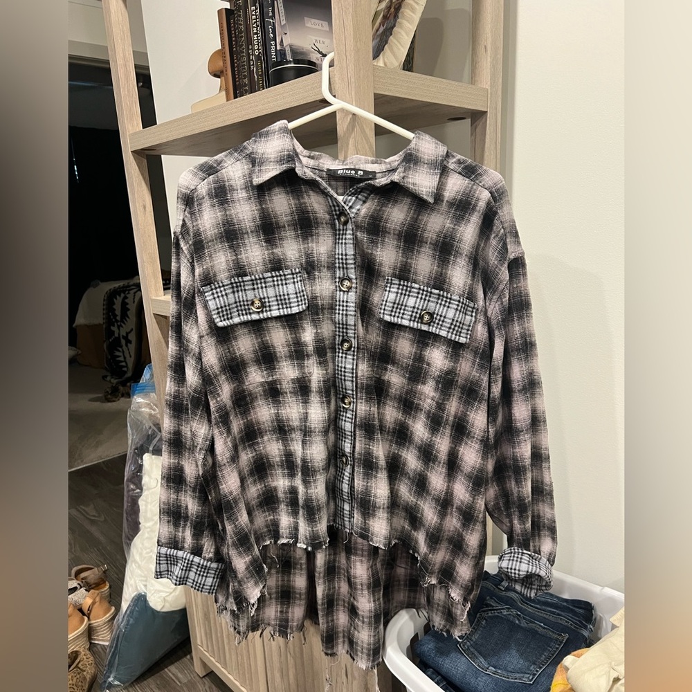 ☂️Black oversized, high low flannel